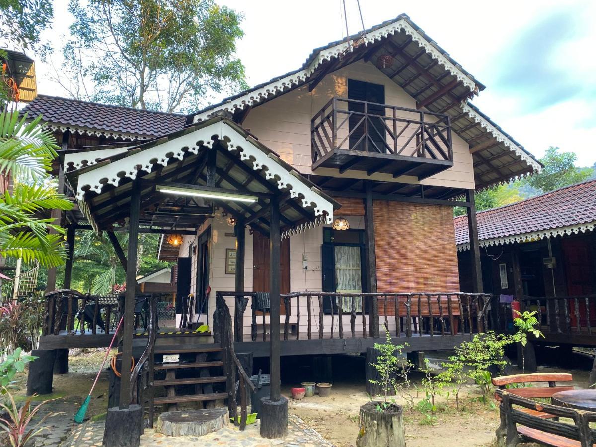 Rustic Chalet - Dahlia n Mawar at Sedim Vista Kulim Bagian luar foto