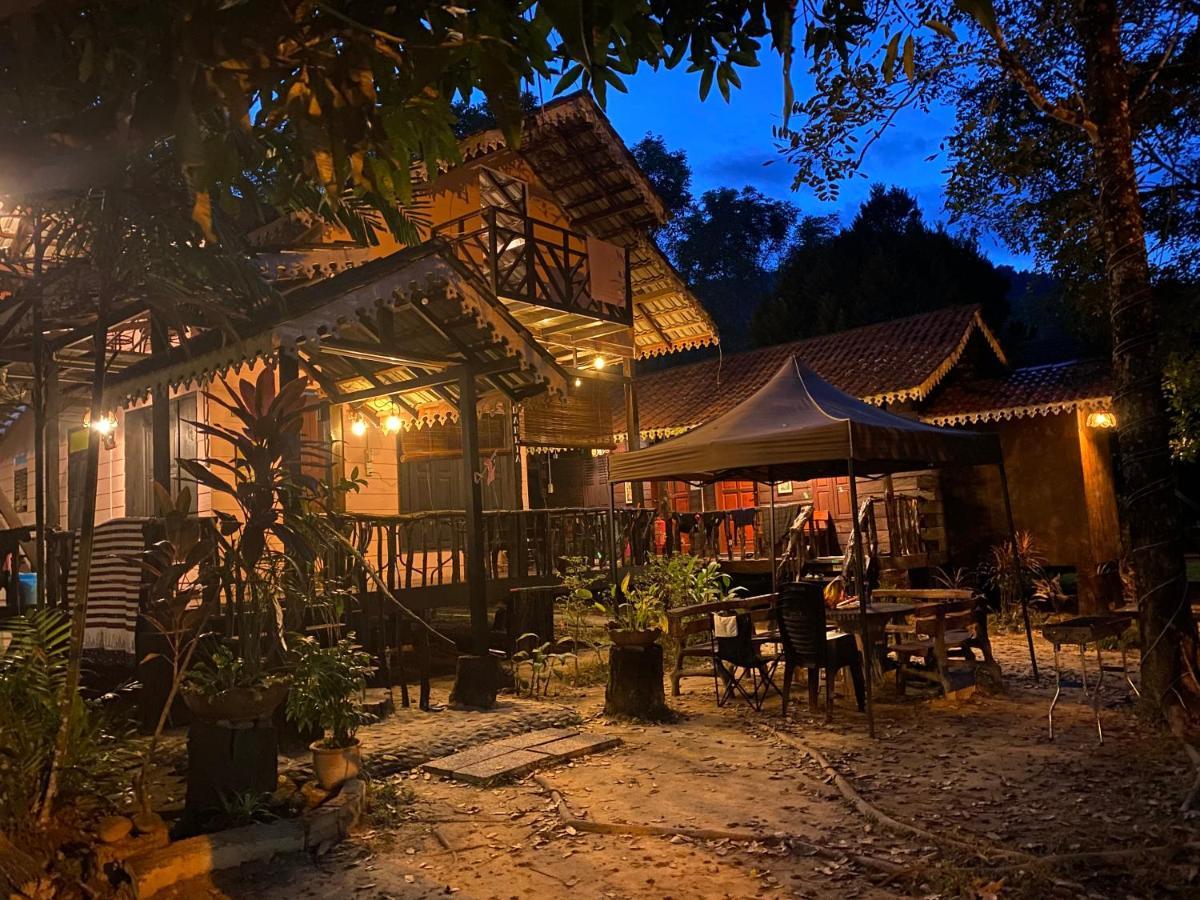 Rustic Chalet - Dahlia n Mawar at Sedim Vista Kulim Bagian luar foto