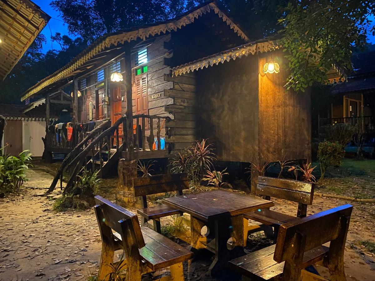 Rustic Chalet - Dahlia n Mawar at Sedim Vista Kulim Bagian luar foto