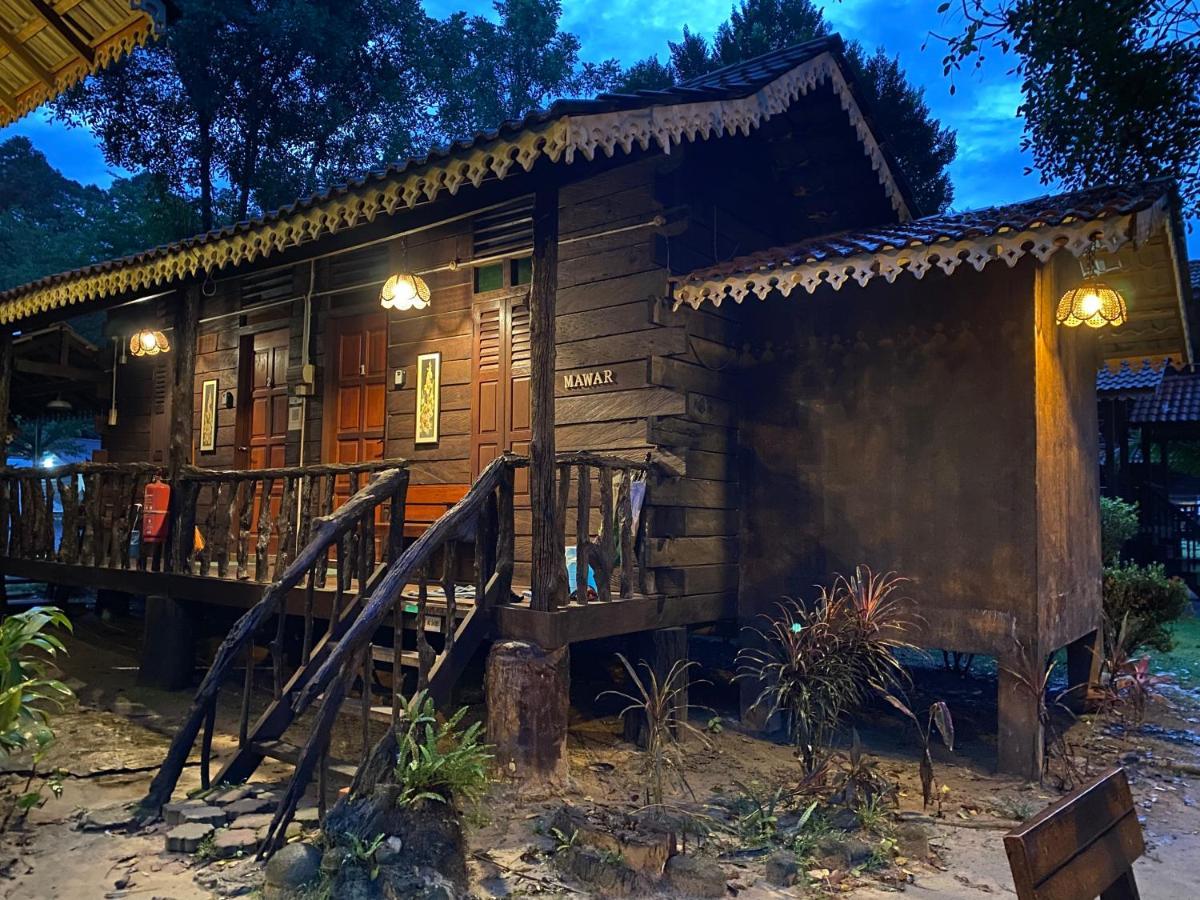 Rustic Chalet - Dahlia n Mawar at Sedim Vista Kulim Bagian luar foto