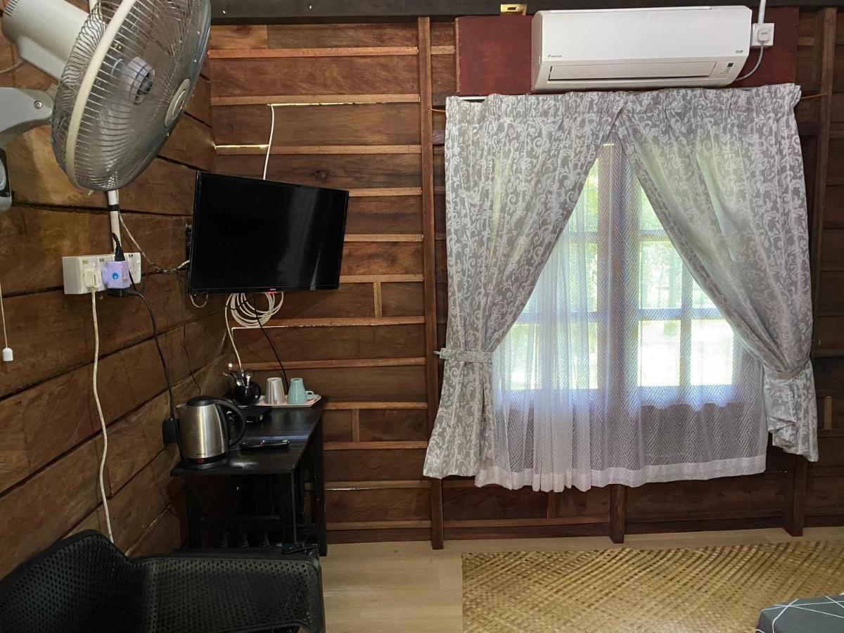 Rustic Chalet - Dahlia n Mawar at Sedim Vista Kulim Bagian luar foto